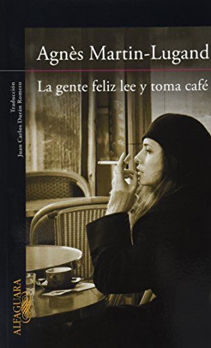 La gente feliz lee y toma café