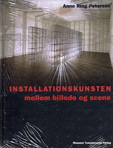 Installationskunsten mellem billede og scene