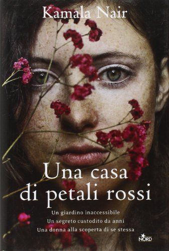 Una casa di petali rossi