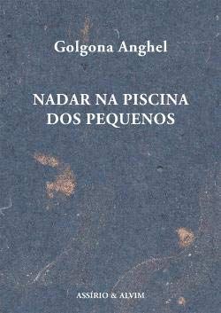 Nadar na piscina dos pequenos