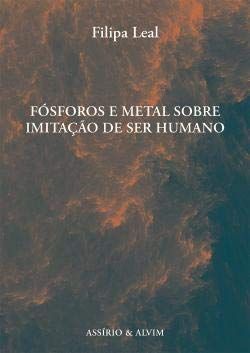 Fósforos e metal sobre imitaçã de ser humano