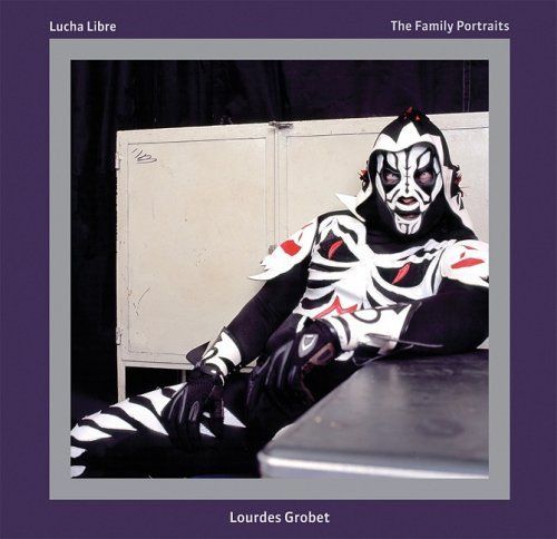 Lucha libre, the family portraits