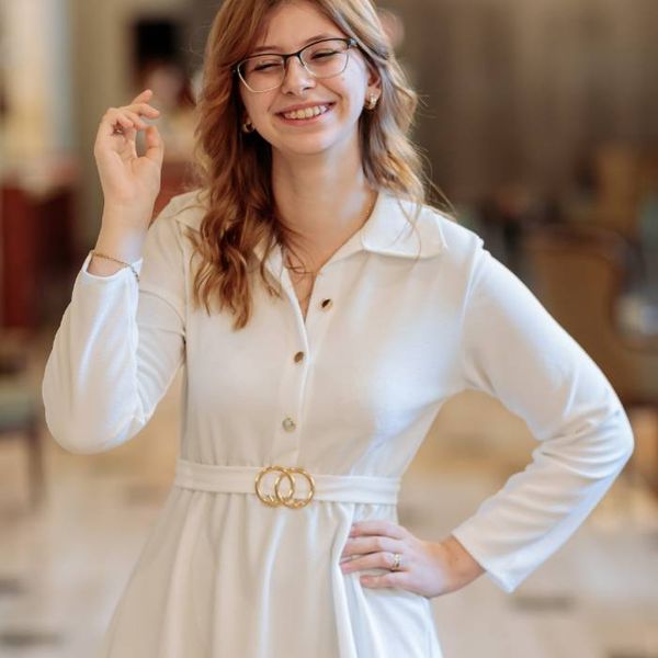 Photo of Oana Moldovan 