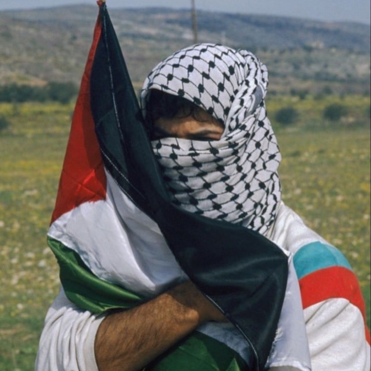 Photo of عز